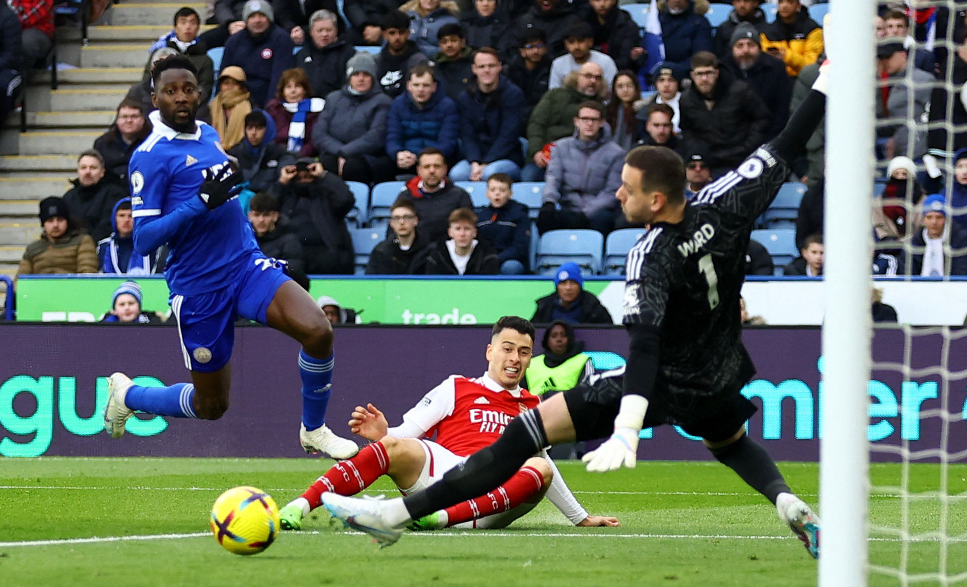 悄然迫近 悄然迫近